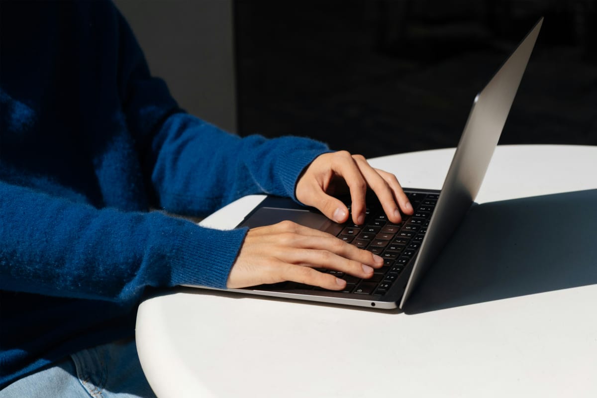 Därför ska du inte ta debatten med rasisterna på Facebook